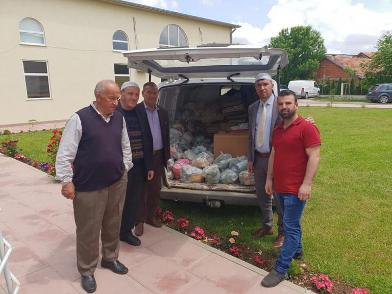 Shpërndahen ndihma në Janjevë, Sllovi, Rubofc, Kojskë