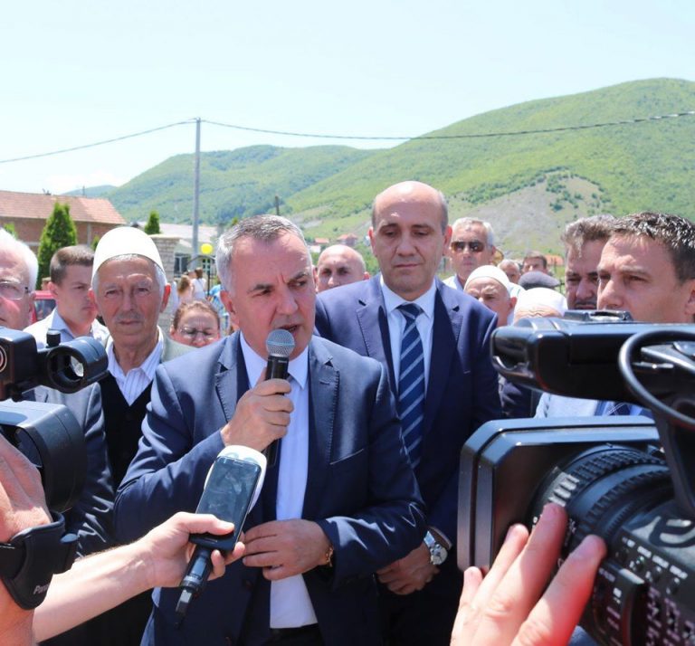Vendoset gurëthemeli i sallës sportive në Shalë