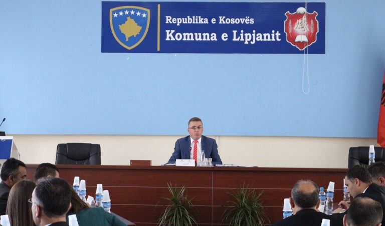 Kryesuesi Azemi: Urime FITËR BAJRAMI, festofshi gjithmonë me miq dhe me më të dashurit tuaj