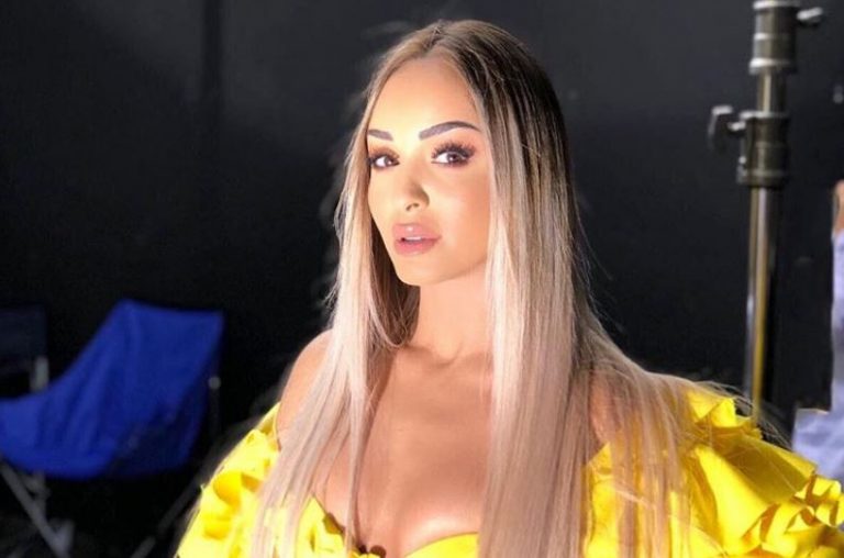 Këngëtari serb në Korçë, del kundër edhe Adelina Berisha