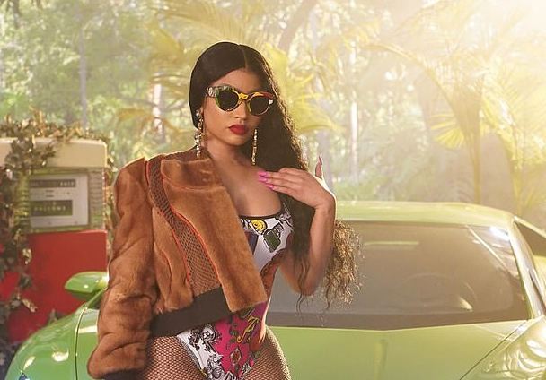 Nicki Minaj skena të ‘nxehta’ me një mashkull misterioz!
