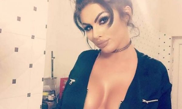 E ulët, Kallashi publikon foto nudo të fanses së saj 17-vjeçare nga biseda private
