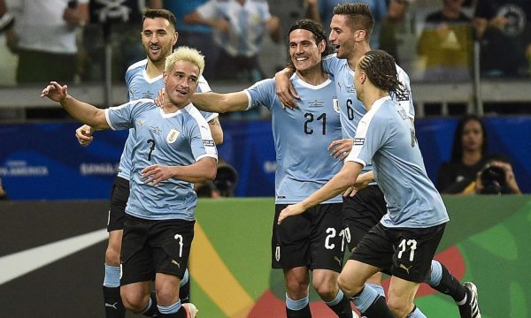 Suarez dhe Cavani shënojnë në fitoren bindëse të Uruguait ndaj Ekuadorit