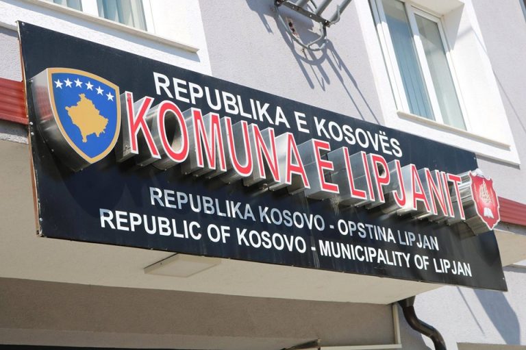 Komuna e Lipjanit lëshon parkingun komunës për mërgimtarë