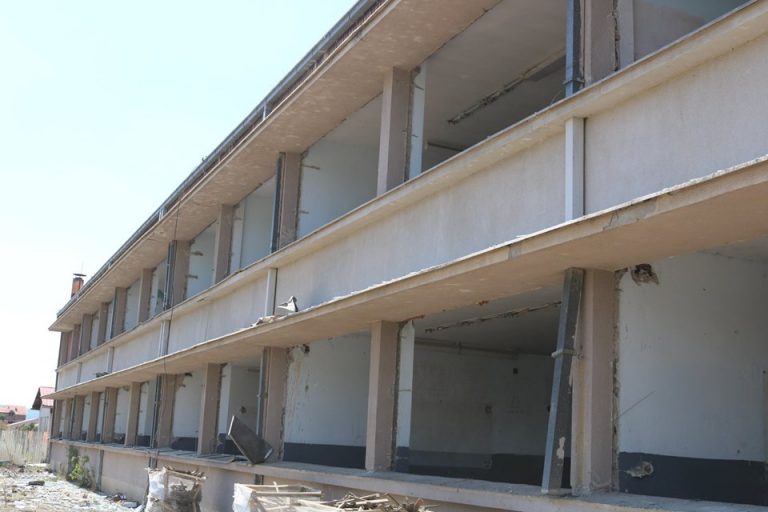 Fillon renovimi i shkollës SHMP “Adem Gllavica” në Lipjan, 1 milion dollarë investime