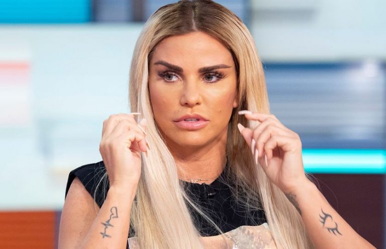 Modelja 41 vjeçare, nënë e 5 fëmijëve me poza të nxehta