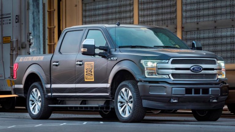 Ford F-150 tërhoqi ngarkesën me peshë deri në 500 ton