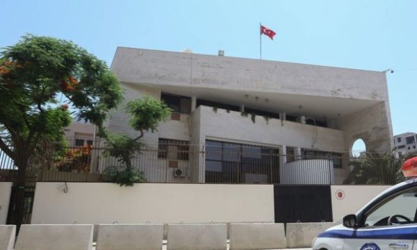 Forcat e Haftarit lirojnë gjashtë qytetarë turq në Libi