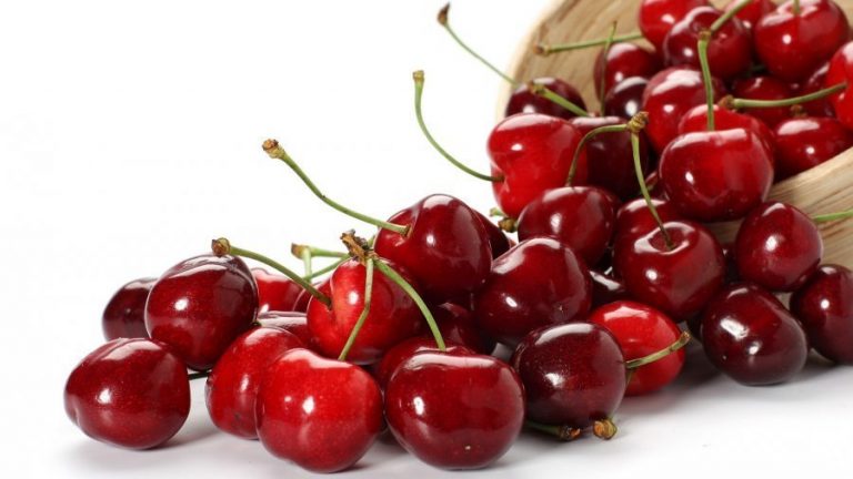 Vetitë magjike të bishtave të qershive