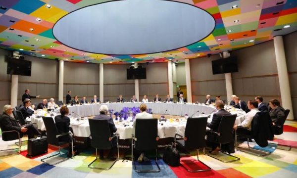 Pozitat në Bashkimin Evropian, vendet lindore bllokojnë procesin, kundër Timmermansit
