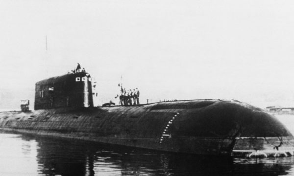 Shkenctarët japin alarmin, nëndetësja ruse e fundosur sjell rrezatim të lartë