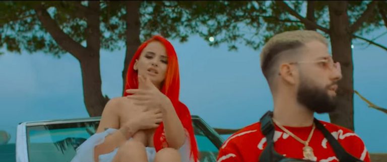 Një flokëkuqe seksi, Rina Balaj vjen në klipin e ri “Ideal”