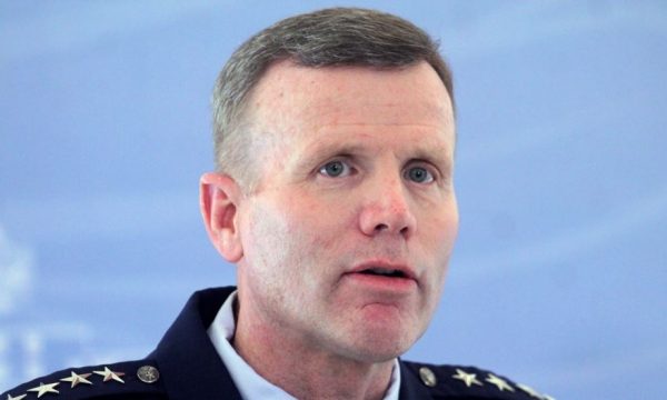 Komandanti i NATO’s: Serbia po e forcon paqen dhe stabilitetin në Ballkan