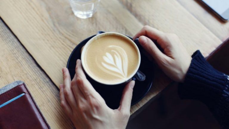 Çfarë i ndodh trupit tuaj pasi ta pini një kafe