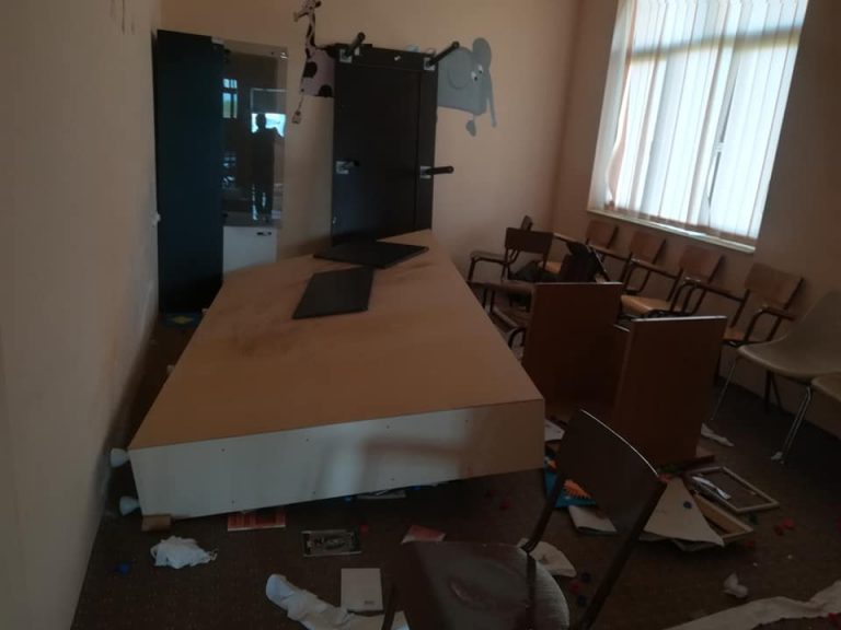 Demolohet objekti shkollor në Lipjan (VIDEO)