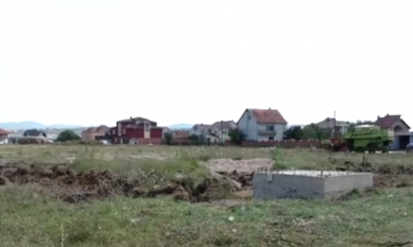 Banorët e fshatit përplasen për xhaminë në Llugaxhi