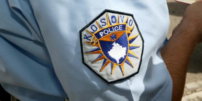 Policia e Kosovës arreston në flagrancë të dyshuarin për përfshirje në veprat penale ‘keqpërdorim i pozitës apo autoritetit zyrtar’ dhe ‘marrja e ryshfetit’