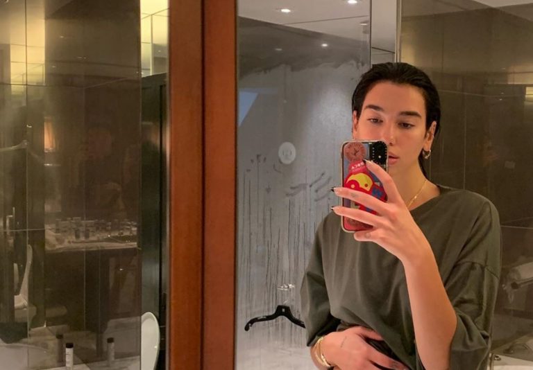 Dua Lipa zbulon të brendshmet