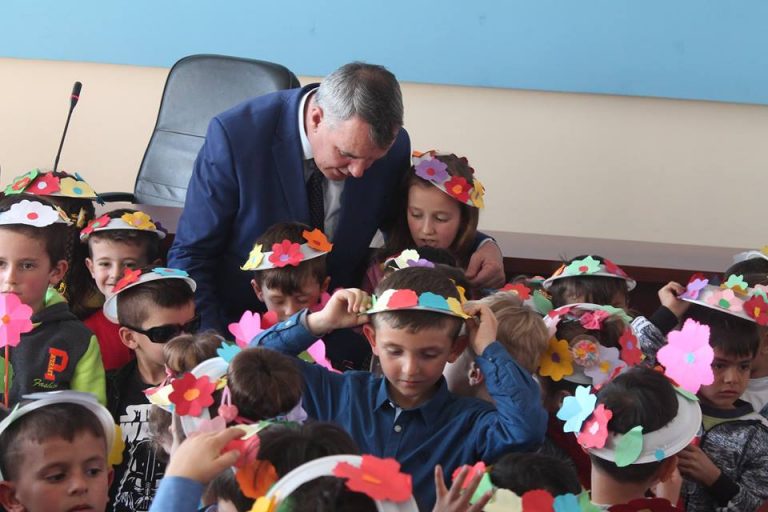 Kryetari Ahmeti: Urime viti ri Shkollor