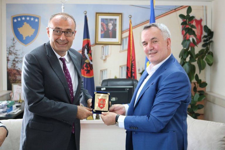 Imri Ahmeti pret në takim ambasadorin e Republikës së Turqisë në Kosovës, Çağrı Sakar