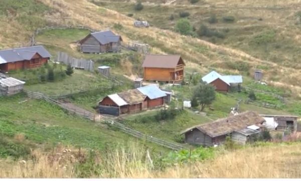 Mali i Zi rrënon stanet e kosovarëve