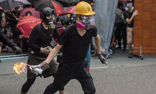 Shtohen tensionet në Hong Kong para festës kombëtare kineze