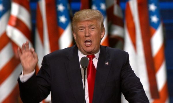 Publikohen disa mesazhe që “tregojnë se si diplomatët amerikanë kërkuan nga Ukraina hetimin e Biden, në emër të presidentit Trump”