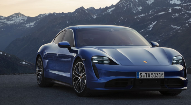 Porsche prezantoi makinën e parë elektrike, me pesë minuta mbushje mund të lëvizë 100 kilometra