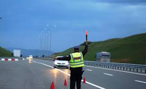 Brenda 24-orëve, policia shqipton 1.136 tiketa për shkelje në trafik