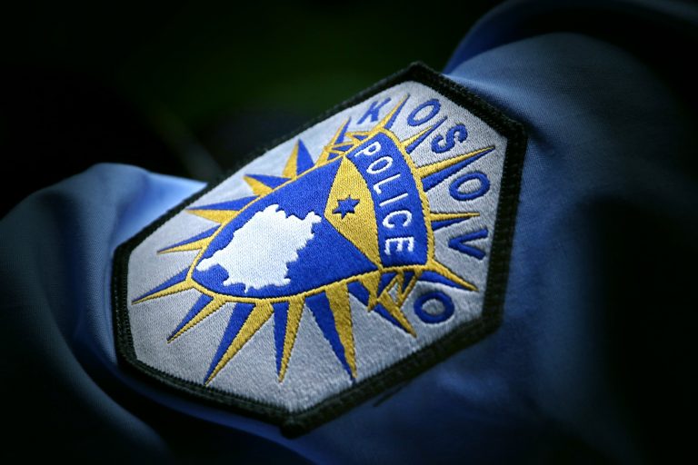 76 zyrtarë policor në Kosovë ende aktiv me COVID-19