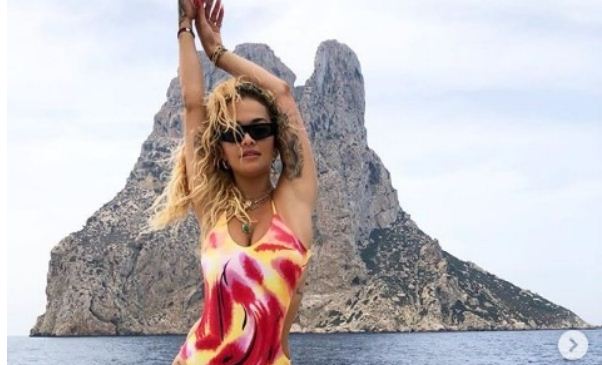 Rita Ora “çmend” turqit, vetëm një natë në hotel shpenzon 14 mijë euro