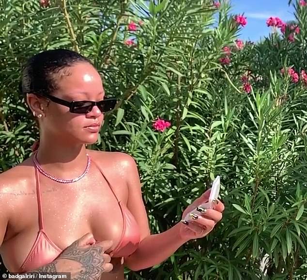 Rihanna shkëlqen si diamant, në bikini ‘kall’