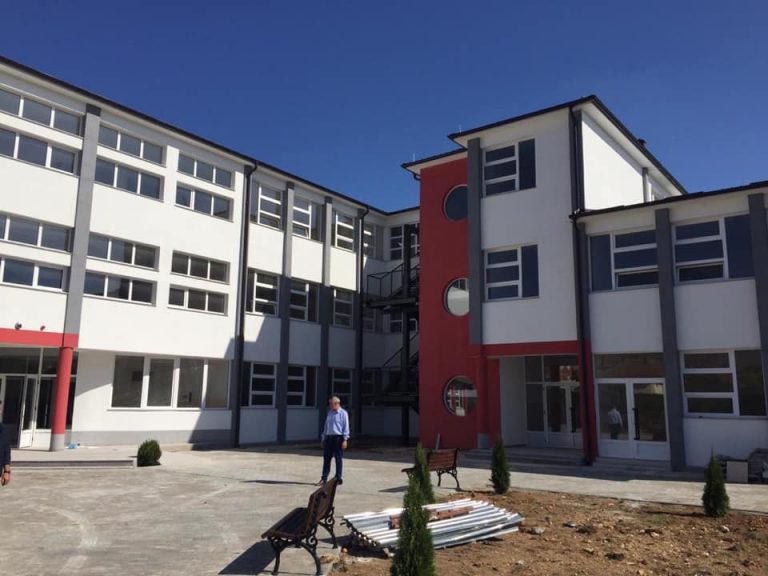 Imri Ahmeti: Shumë shpejtë do të përurohet shkolla re në Magure