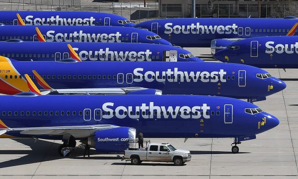 Shefi i Boeing-ut pritet t’i pranojë gabimet që shkaktuan dy aksidente