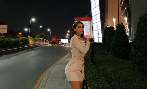 Majlinda Zeka, nëna e djalit të Majkut, seksbombë sipas çdo standardi