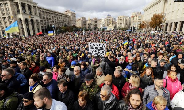 Protestë masive në Ukrainë, kundërshtohen zgjedhjet në zonat e pushtuara