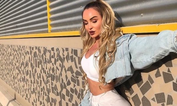 Koha e nxehtë, Adelina Berisha tregon belin