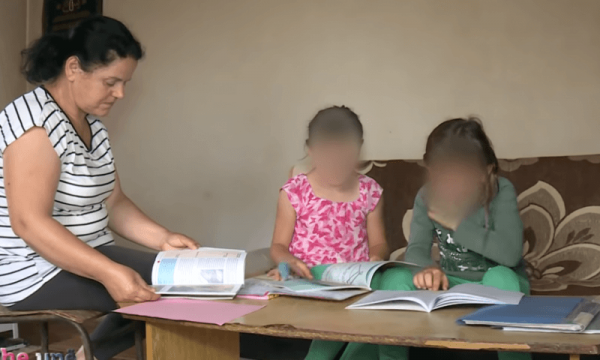 “Jetojmë në një ahur, nuk e di ku kemi me prit dimrin” familja nga Smallusha jeton në gjendje të rëndë