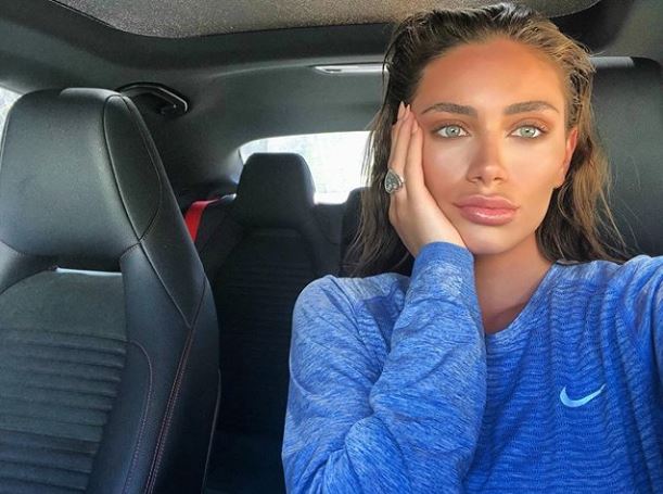 Modelja shqiptare Lorena Haliti shkëlqen me pamjen