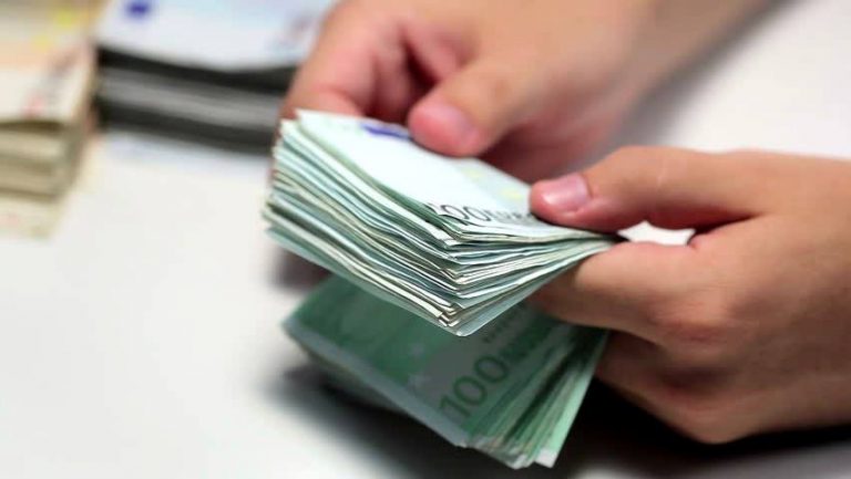 Si ndryshuan pagat ndër vite në Kosovë, nga 2012-ta vetëm 43 euro rritje në sektorin privat
