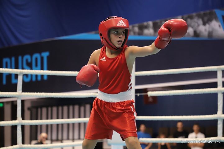 Altior Luma, djaloshi lipjanas drejt ëndrrës së madhe për t’u bërë boksier (VIDEO)