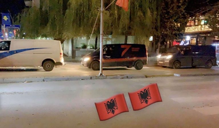 Nga Lipjani drejtë Shqipërisë, veshmbathje e pako ushqimore