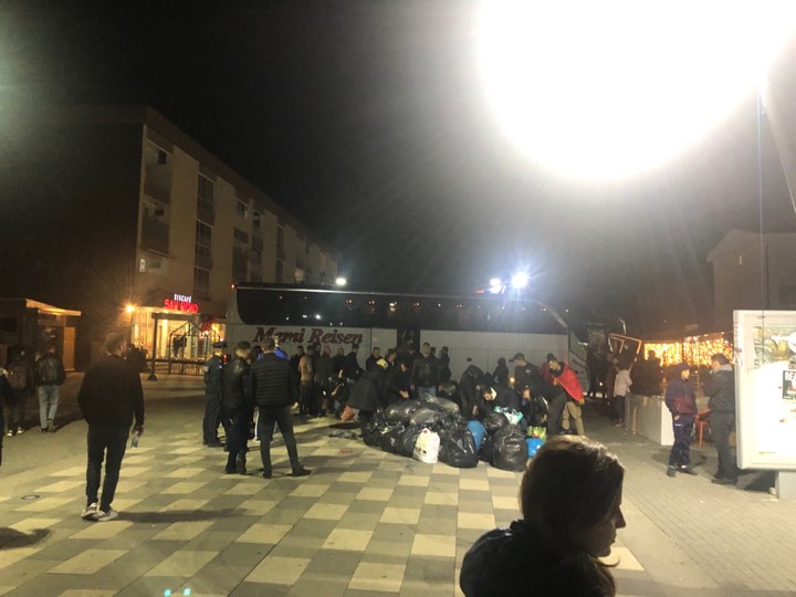 Nga Lipjani drejt Shqipërisë, miell, veshmbathje, ushqim, batanije dhe shumë gjëra tjera