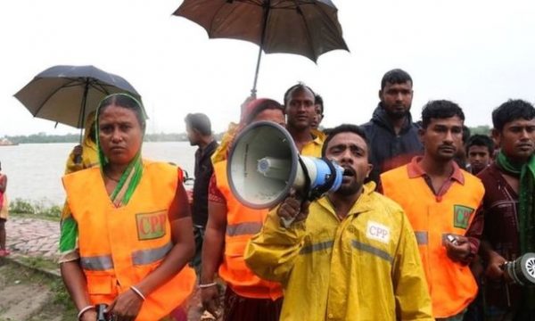 Bangladeshi përgatitet për ciklonin Bulbul, evakuohen 100 mijë njerëz