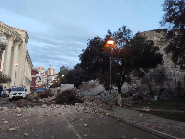 MASH: Pezullohet mësimi në të gjithë vendin