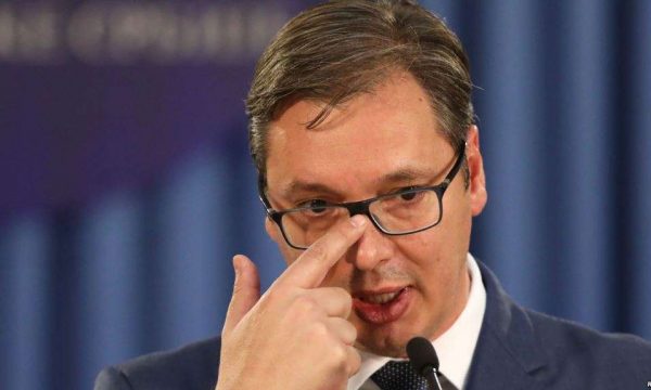 Skandali me spiunin rus trondit Beogradin, Vuçiq në mbrëmje iu drejtohet serbëve