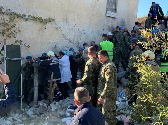 Thellohet tragjedia, numri i viktimave shkon në 13. Në Thumanë dhe Durrës shpëtohen 28 njerëz