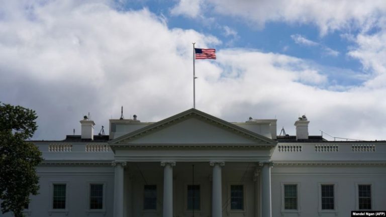 Shkarkohet sekretari amerikan i Marinës