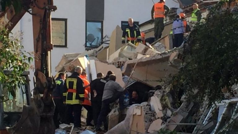 6 anëtarët e familjes Lala në Durrës ende në rrënoja