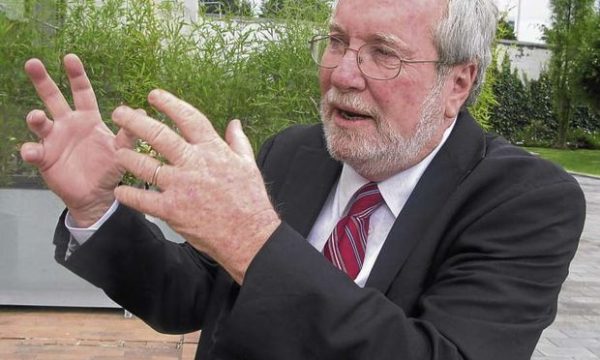 Profesori amerikan, ekspert kundër korrupsionit, arrestohet për pastrim parash